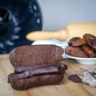 تصویر 1 از خمیر خرما تبریز با حفظ ارزش غذایی و طعم طبیعی